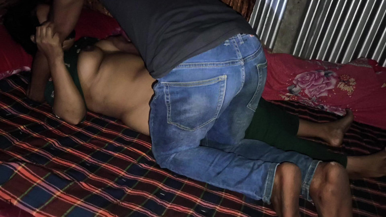 SAFI TV: sautela bhaee sauteli bahan ko ghar ke saath chod raha...