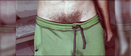 Stink HairyMale: Un homme qui fume