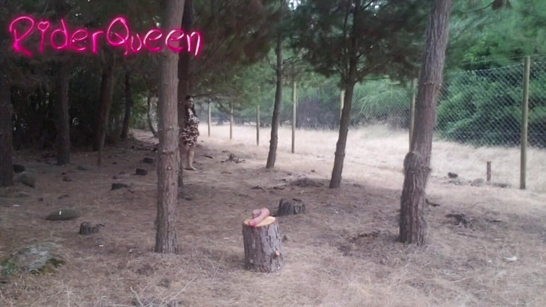 Only Riderqueen BBW Step Mom Latina Alone: 在户外复制树林性感继母