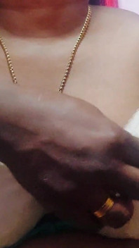 Tetas grandes indias calientes