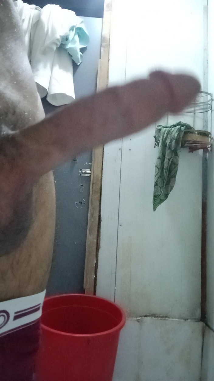 Naseemkhan: 22-letni chłopiec masturbuje się sam w łazience. i robi również wideo...