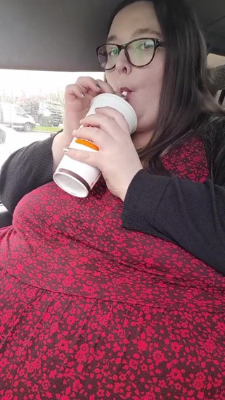 SSBBWLadyBrads: Aku suka memasukkan perut ini ke bk