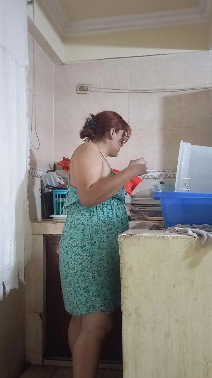 Eatrella j: Maid Fucked When She Washes Dishes by the Boss, Her...