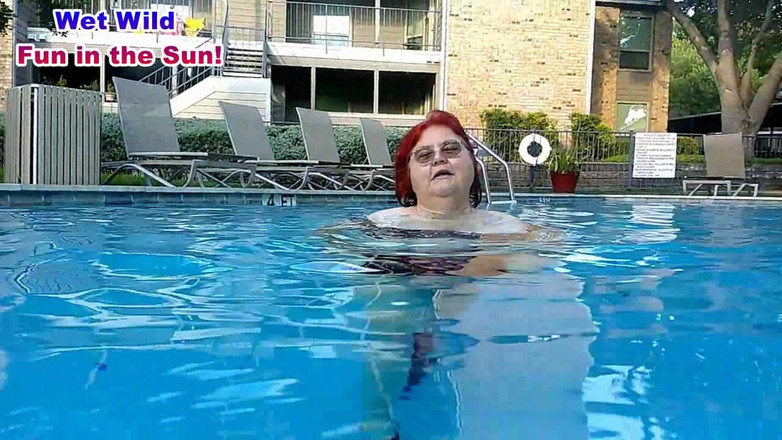 BBW nurse Vicki adventures with friends: Mokrá divoká zábava na slunci, celé video