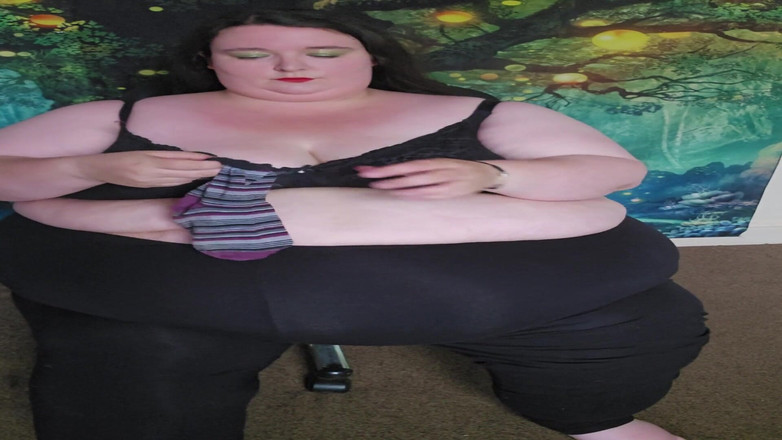 SSBBWLadyBrads: SSBBW se obléká