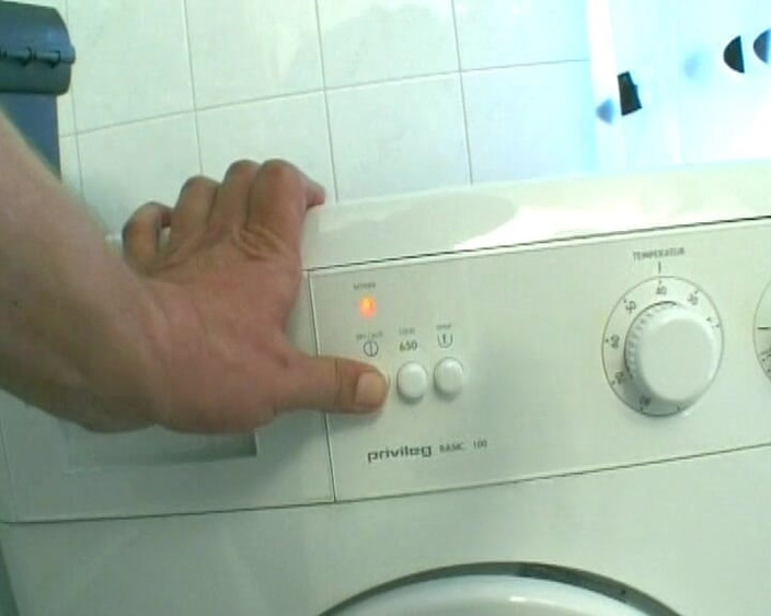 Deutsche Frauen: Cewek cantik rambut pirang asal jerman cukur bulu jembutnya untuk...