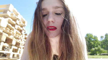 Zara Bizarr: Azgın açık havada şenlikli! Göğüslerime boşal!