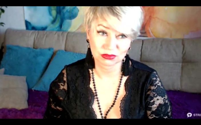 AimeeParadise: MILF Aimeeparadise: Mokrá zralá kundička Super Detailní!