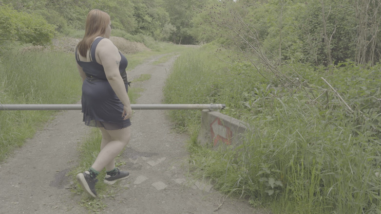 Venus Aurea: Redhead BBW Pisses Next to a Gate