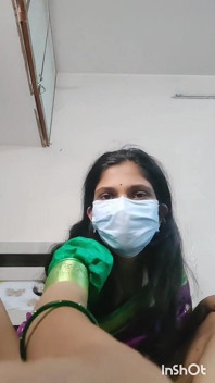 Desi Bhabhi Shivani Nadržená V Růžové Sárí.