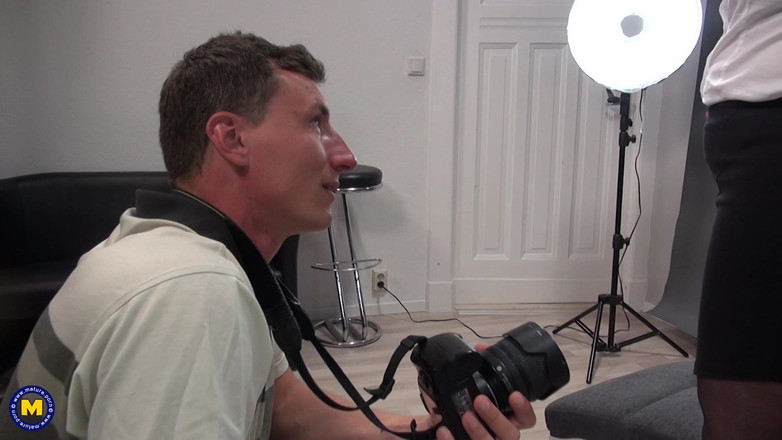 Mature NL: 德国熟女继母rosella被壮男jason steel狠操