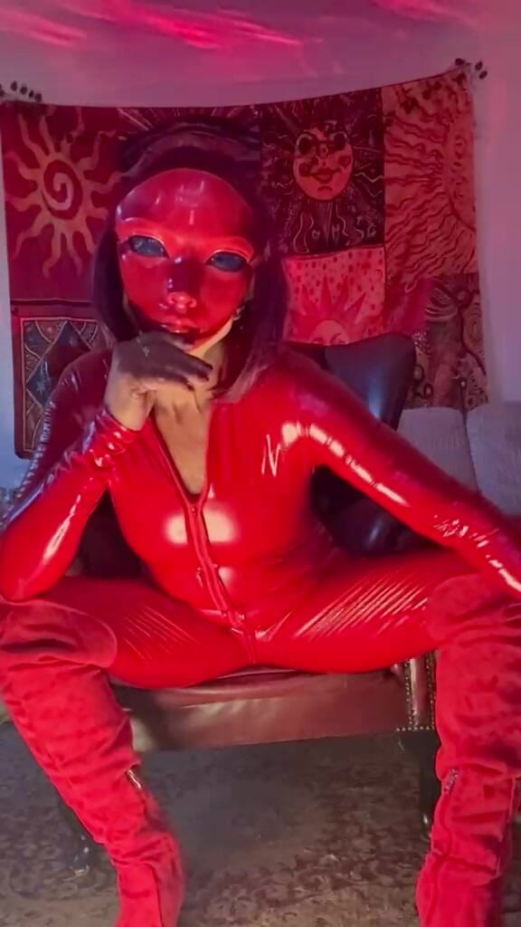 blackberrymilf: Red Satin