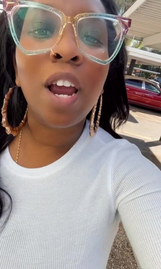 Diamond: Bereme si tolik potřebný den volno. Doufám, že každý má úžasný den!