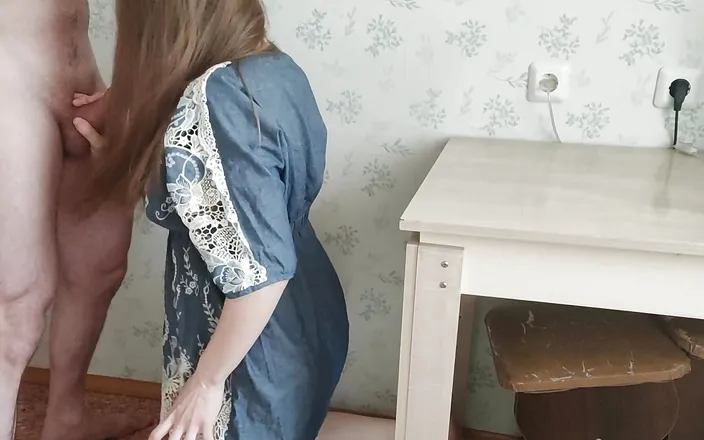 Lizaveta: Morning Blowjob From a Pot-bellied Pregnant MILF!