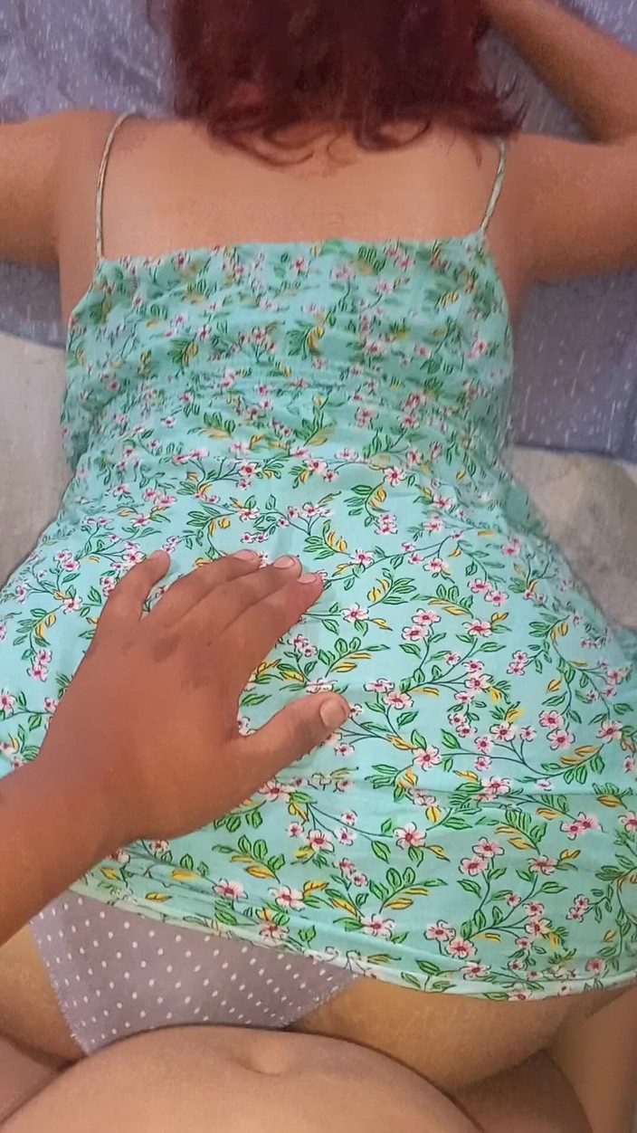 Eatrella j: 14 फरवरी को उसके बॉस द्वारा चुदाई