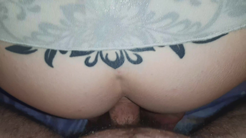 ThePinkPussy69: 良いフェラチオの後、私は中出しでお尻でそれを取ります