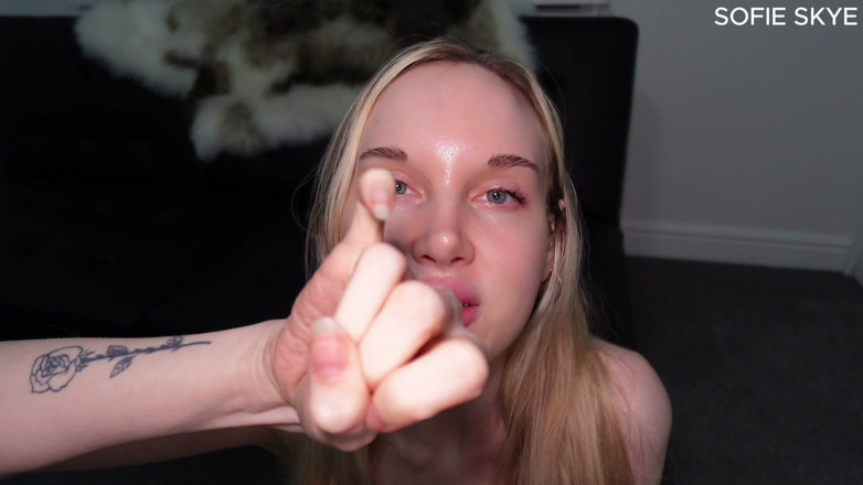 Sofie Skye: Beijos e esfregando buceta para pau pequeno - sph negação corno -...