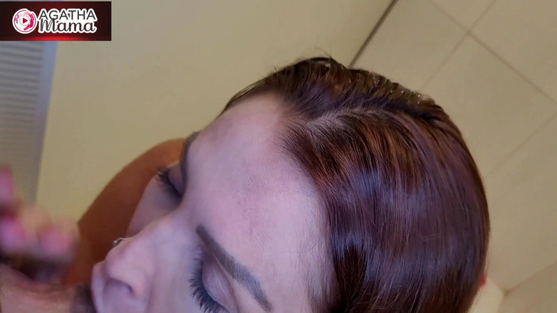 Agatha Mama: Agatha göğüsleri sıcak banyoda artı kısa havlu - havlu düşer, külotlar...