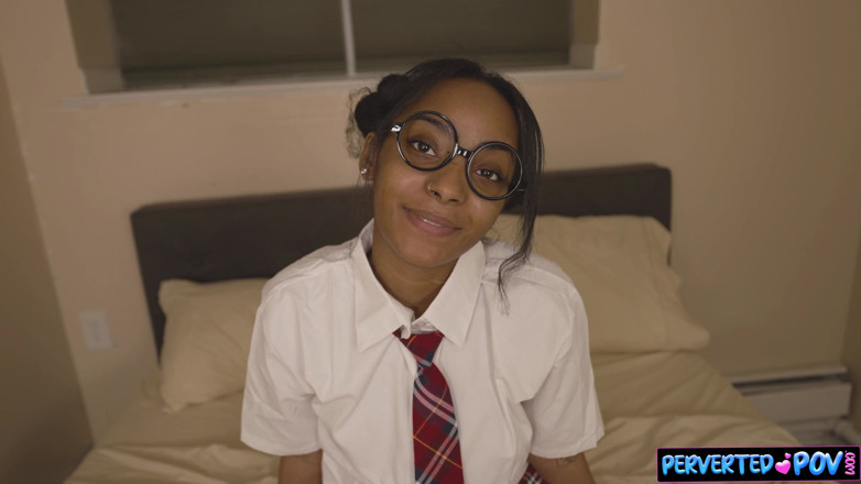 Perverted POV: Verlorene teen-studentin bringt nach hause und wird gefickt