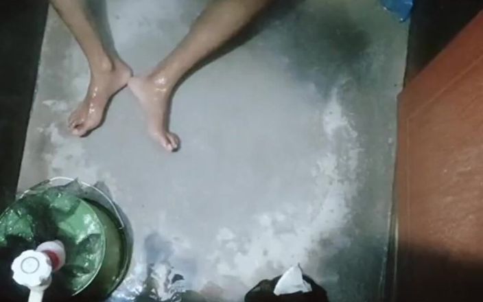 Deshipanda: Bathroom Me Masti Time