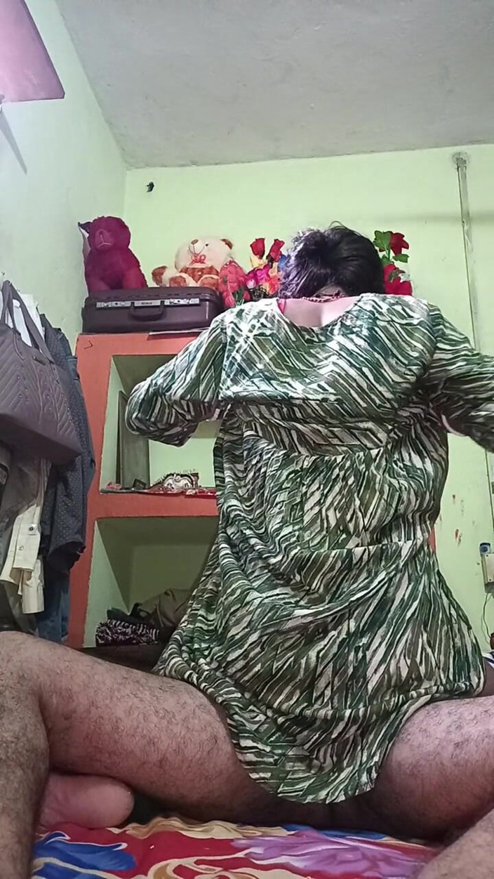 pooja99999: देसी पूजा भाभी काउगर्ल