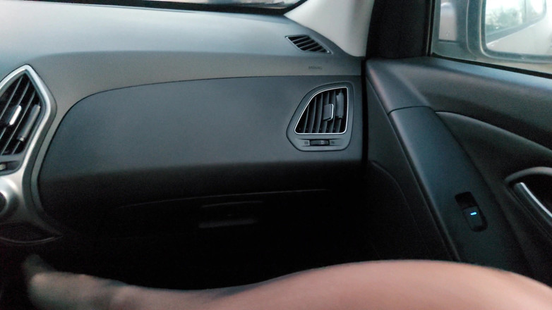 Step Mommy: Mama vitregă matură sexy în ciorapi îi face fiului ei vitreg o...