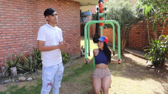 Vanessacoxxx: Sousedka, vím, že cvičíš tady v parku, ale můžu tě ukázat...