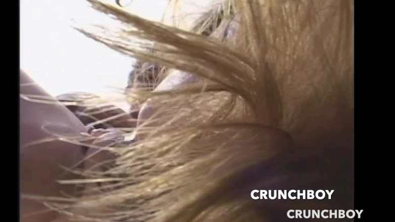 Bitch Girl Video: 彼女の尻に大きなチンコが二つ入っている