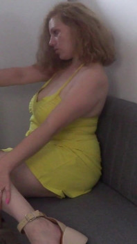 Rochie galbenă & gât flămând: Karla's cfnm muie, țâțe-spermă de venerare și futut fața
