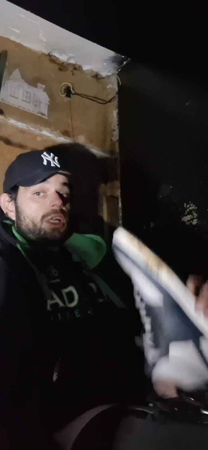 jerkofflover: 나이키 신발을 신은 내 메가 메가놀라움