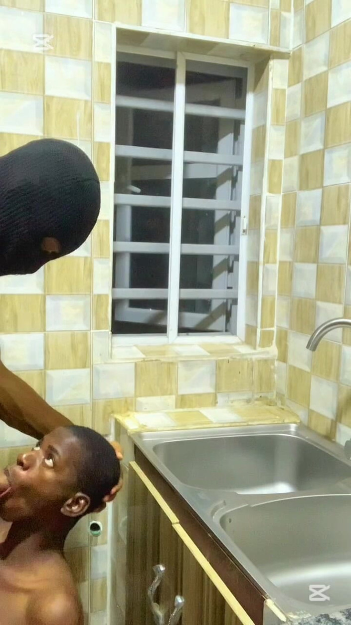 Big_brown: Masa yang menyeronokkan yang tidak dijangka, dikongkek di dapur oleh...