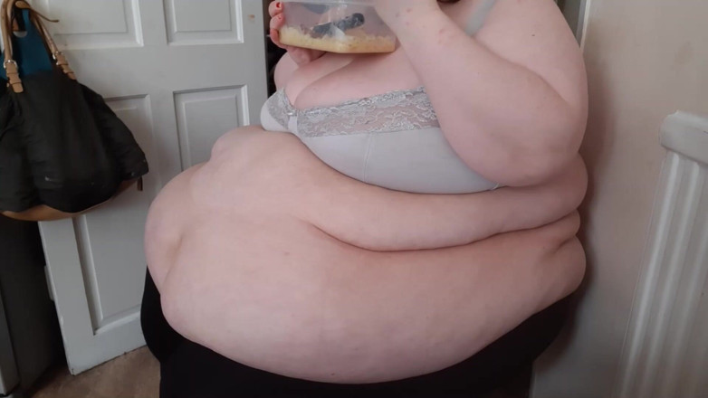 SSBBWLadyBrads: Awek montel super saiz perut cantik terus membesar