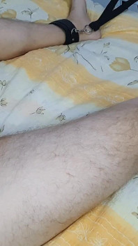 Sesiunea stăpânei sexy cu dominare feminină cu vibrator legat, futând sclavul
