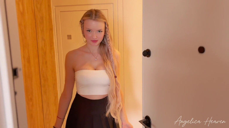 AngelicaHeaven: Дівчина повія зайшла не за ті двері