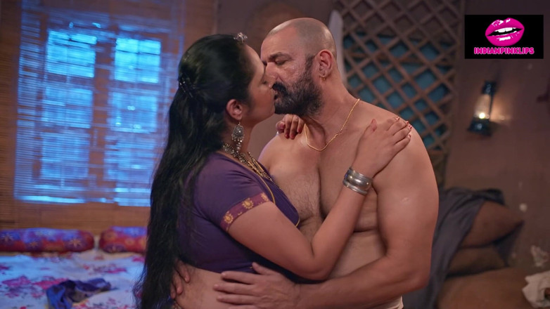 Indianpinklips: Aktris Ullu sama pria india