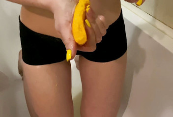 Monnycka: Tubuh saya seperti jus oren