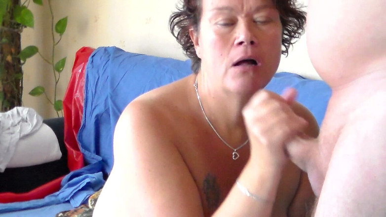 Sex hub couple: Jen Gets a Big Cumshot on Her Face From John