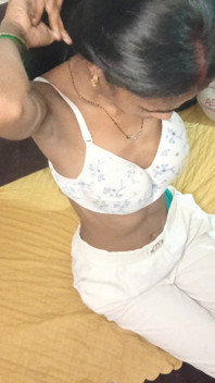 Desi Bhabhi Is Sucking the Penis and Enjoying It Too