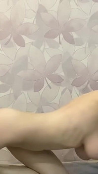 Hot Sexy Teen Doing Morning Stretching Naked