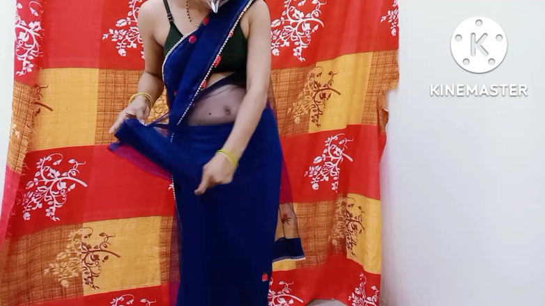 Ankurpriya000: 핫한 비디오: 사리 영화관에서 자위하는 Priya.