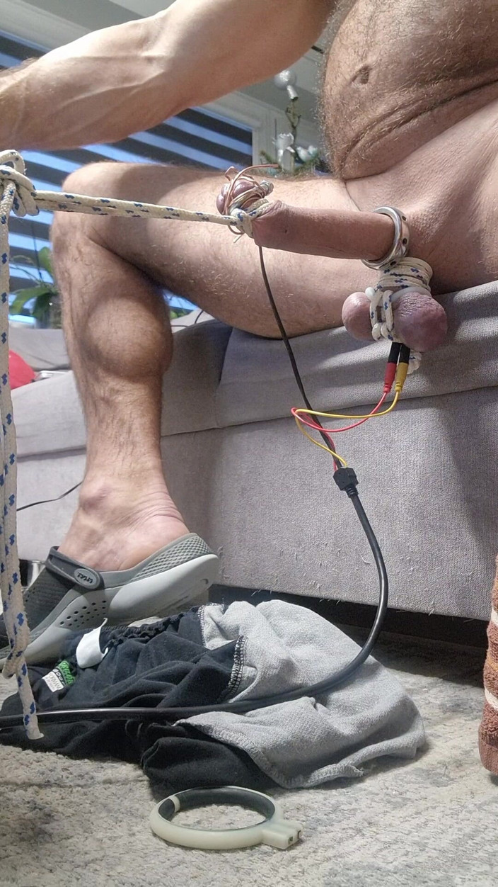 Marastorture: Protahování varlat a estim