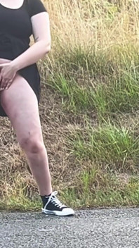 Outdoor Female Exhibitionist: Hitchhiking Flash