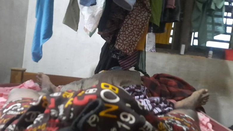 Wheyincognito: 18 yaşındaki kıllı yarakla mastürbasyon yapıyor
