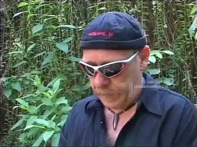 Hardcore slave sex: Mladé služky se vloupají