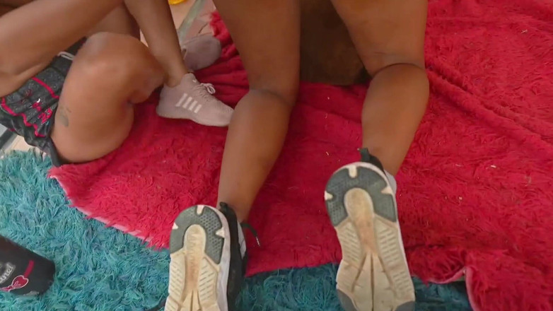 Good Girls Mansion: Strčil jsem jí prsty do zadku a ona to miluje