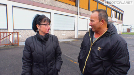 MMV Films: Kierowca uprawia seks z dwoma różnymi mamuśkami