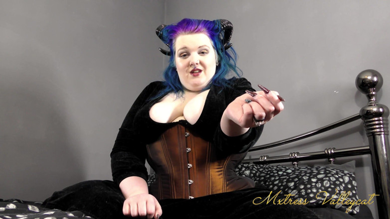 Mxtress Valleycat: Satanic stroking ritual