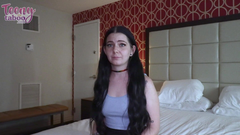 Teenytaboo: Lily 세일즈걸 애널