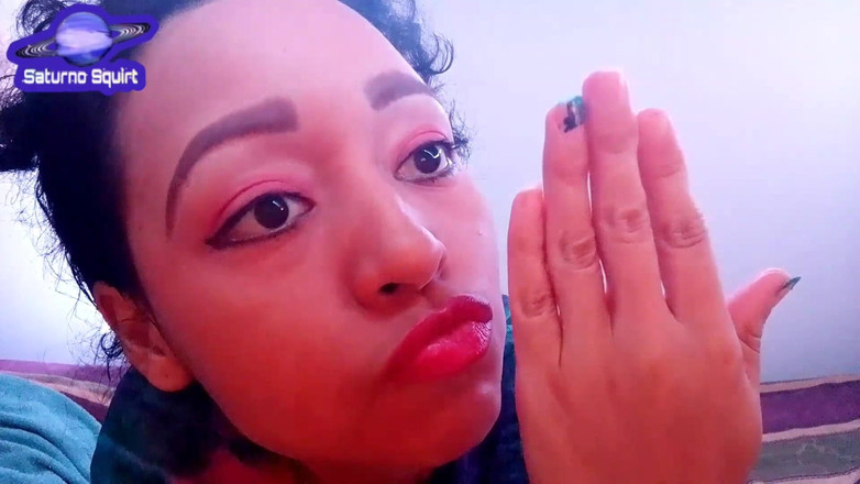 Saturno Squirt: Pendandan rambut pancut mani Saturno menjadi panas dan juga menawarkan...