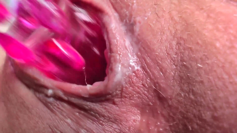 Toy Sluts: MILF blonde dengan buah dada besar menggoda pepeknya dengan mainan...